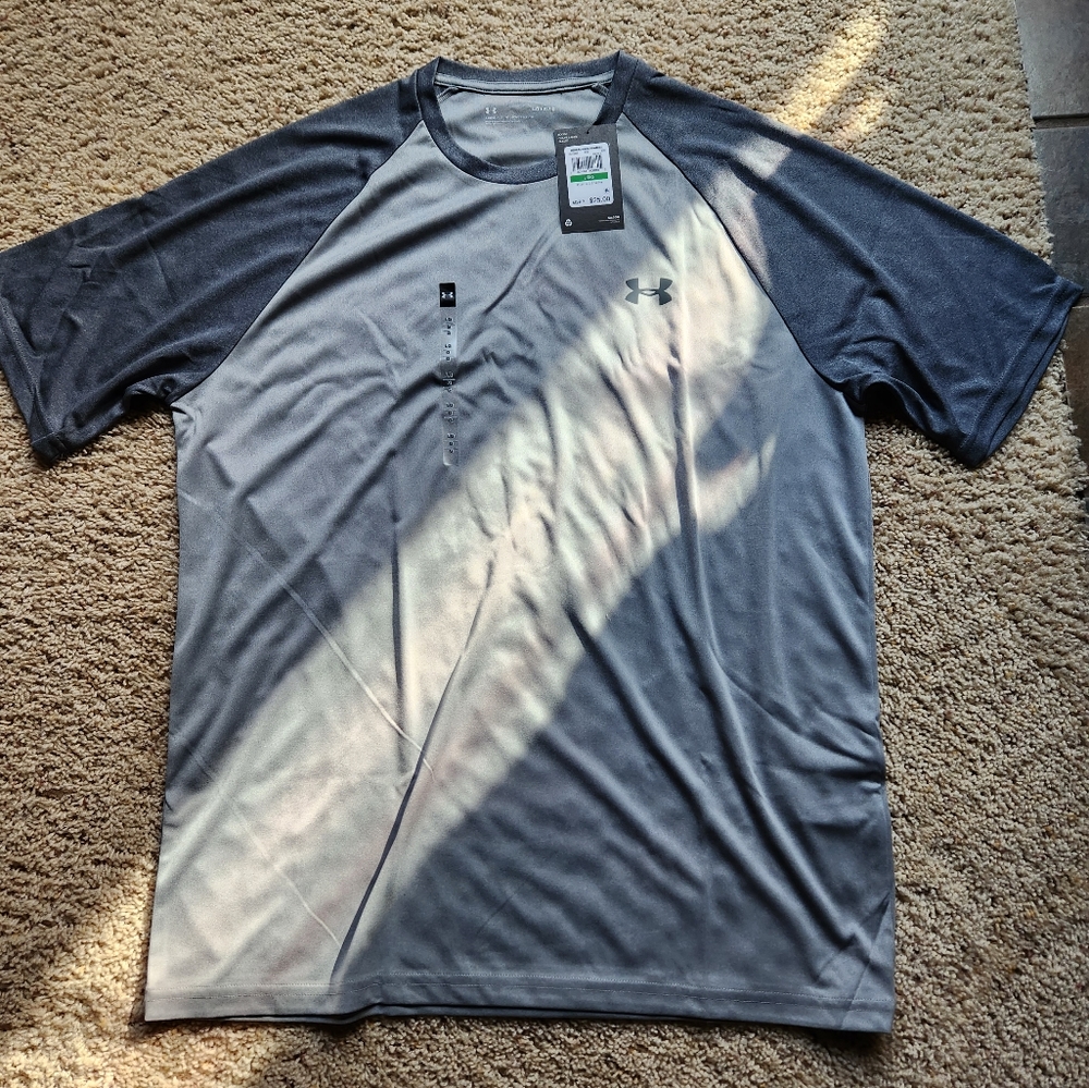 Mens UnderArmour Tshirt